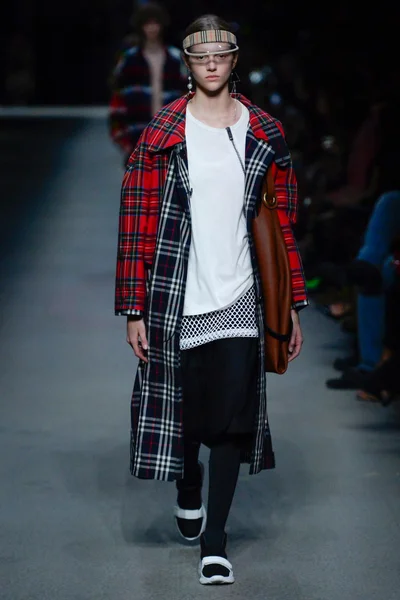 Look 9